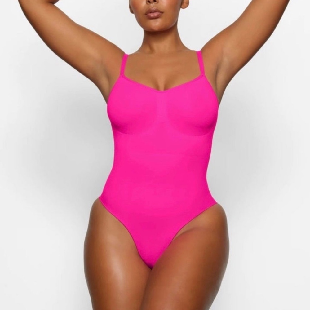 SOLD !!! SKIMS NWOT SIZE S/M SCULPT SHAPEWEAR - Picture 3 of 6